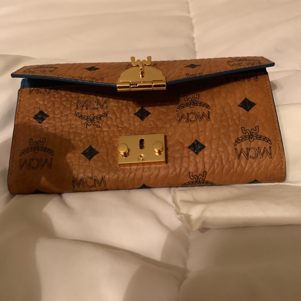 Authentic MCM Patricia Visetos cognac Wallat